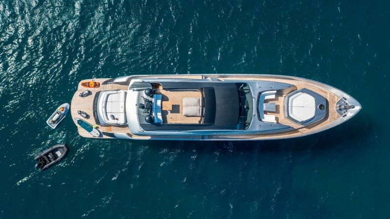 Pershing 90 | One