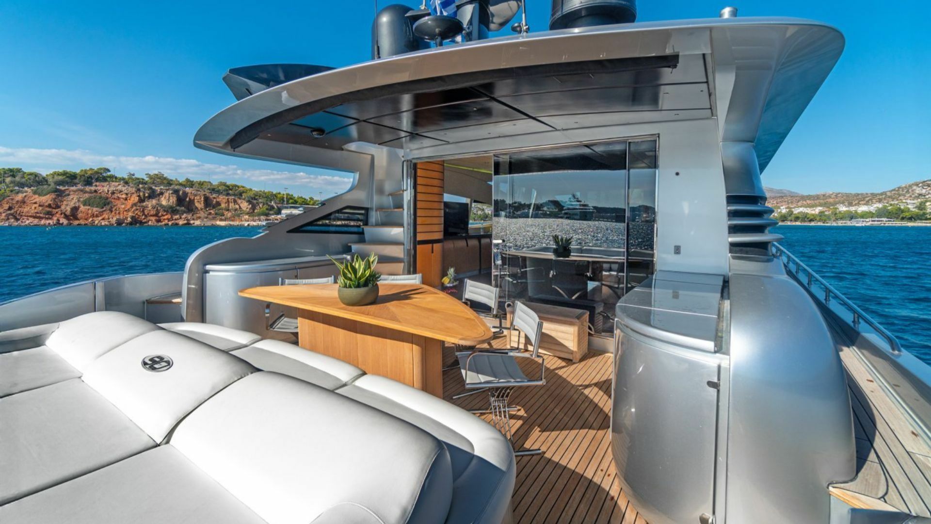 Pershing 90 | One