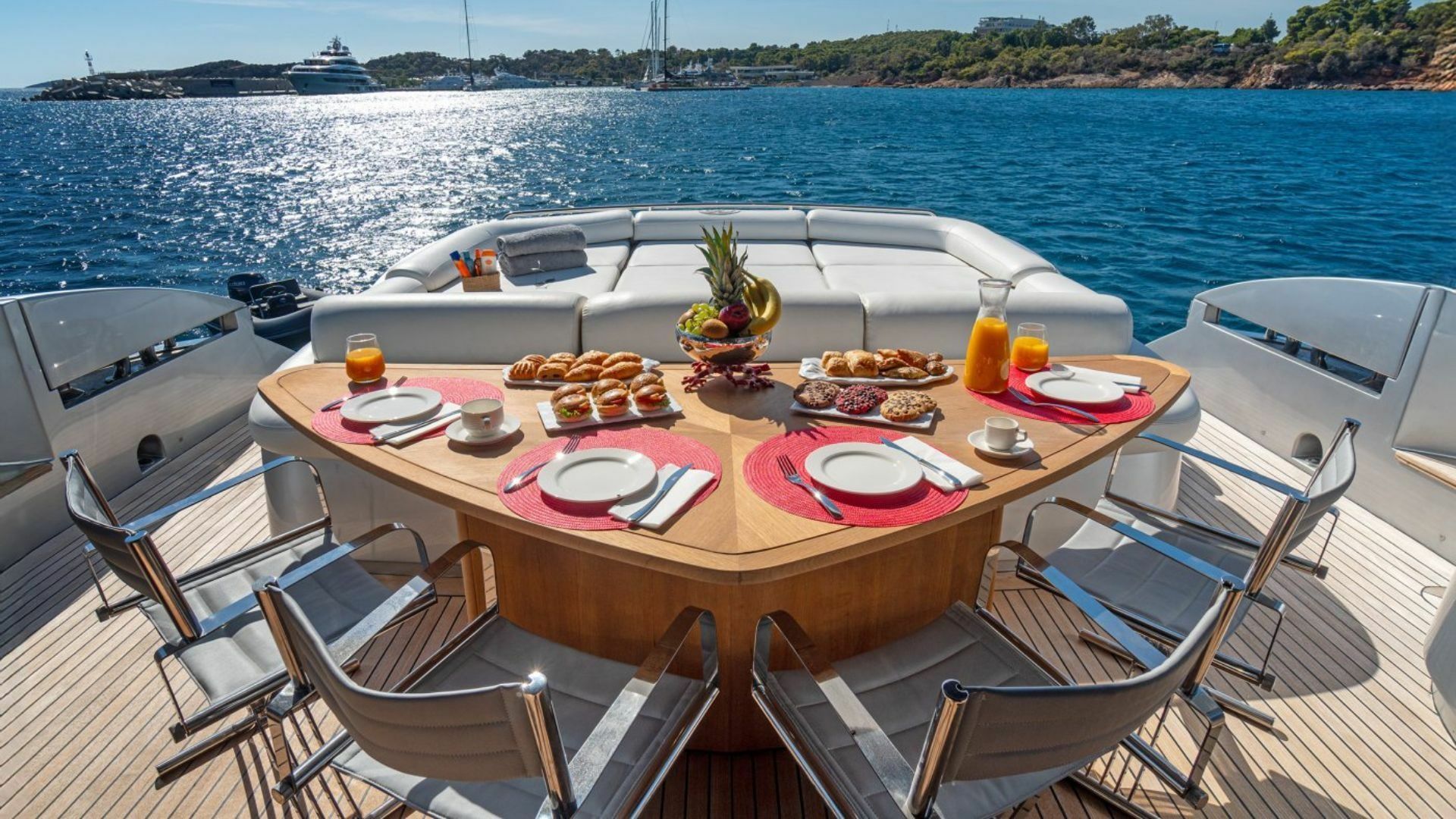 Pershing 90 | One