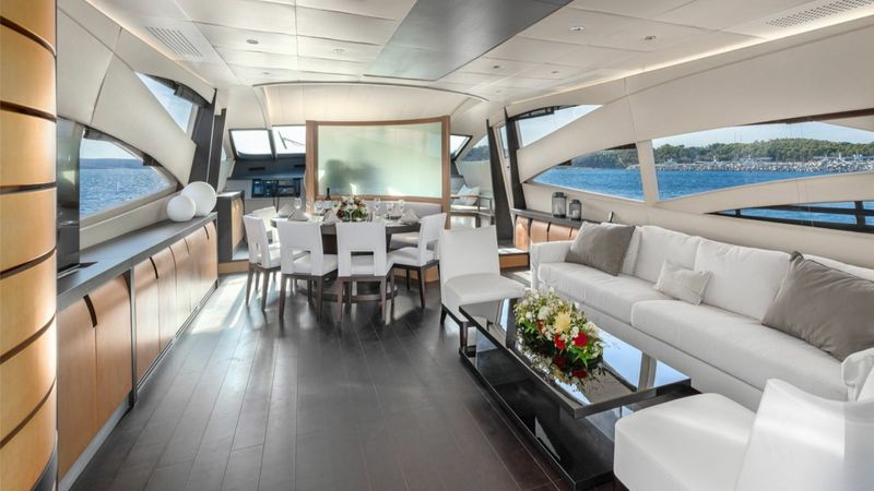 Pershing 90 | One