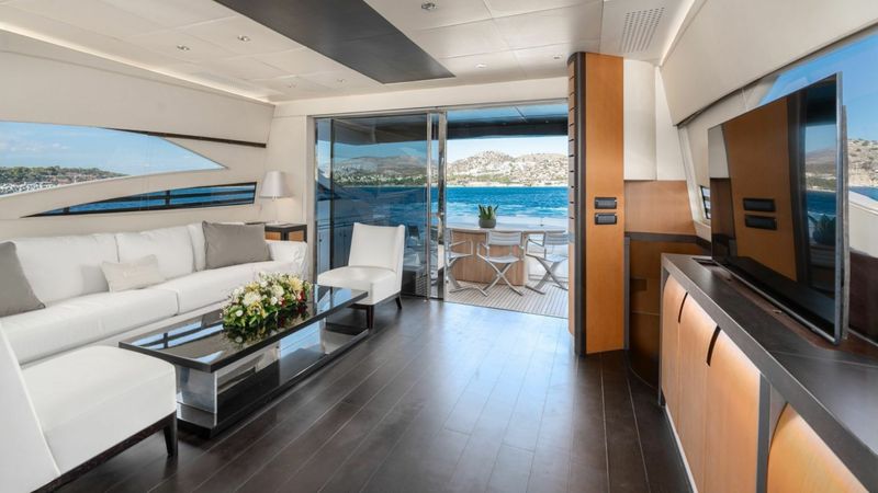 Pershing 90 | One