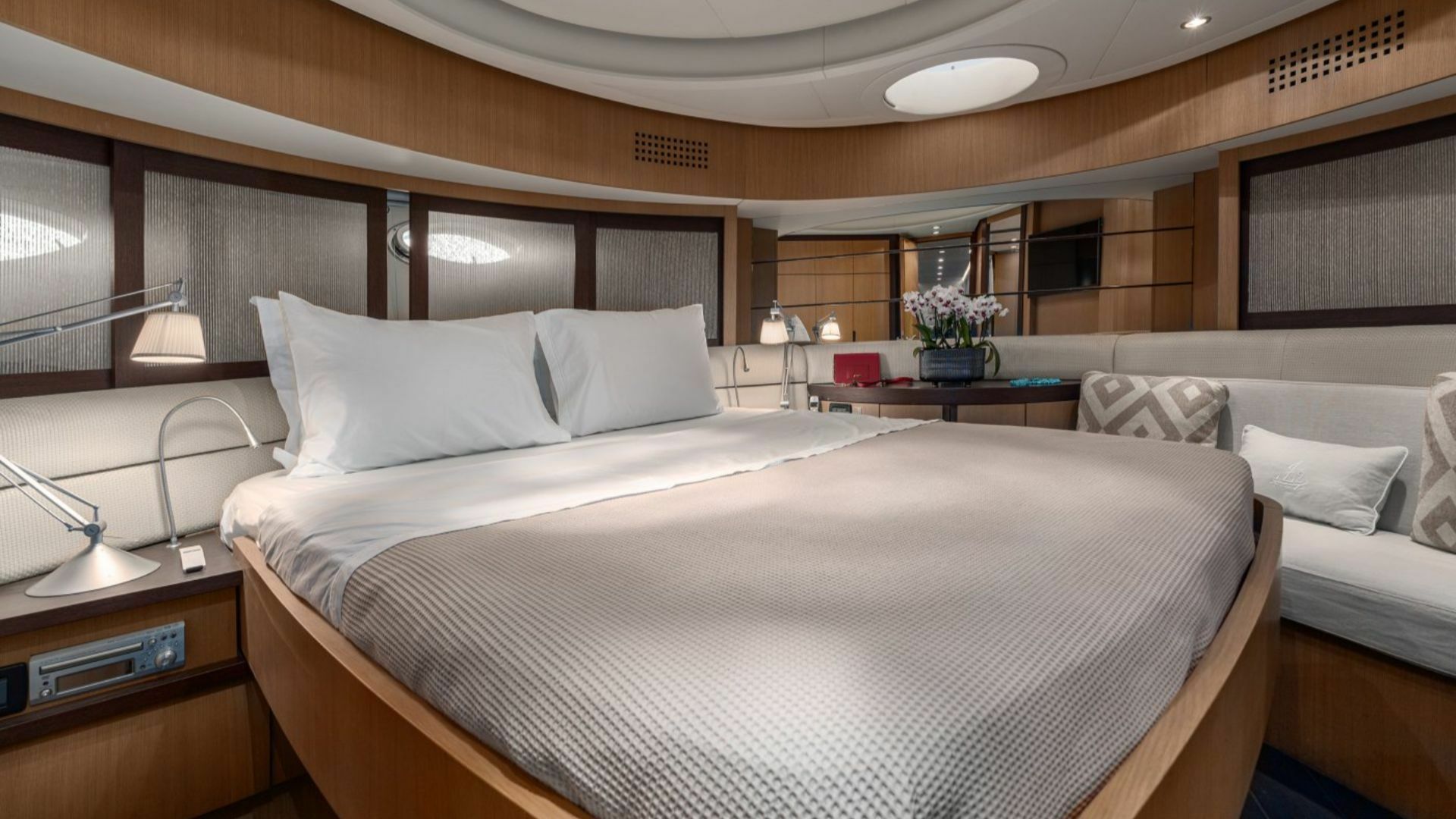 Pershing 90 | One