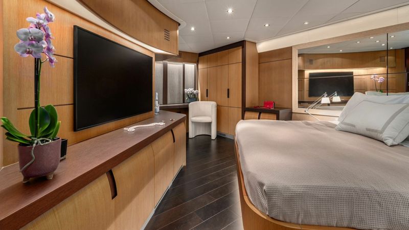 Pershing 90 | One