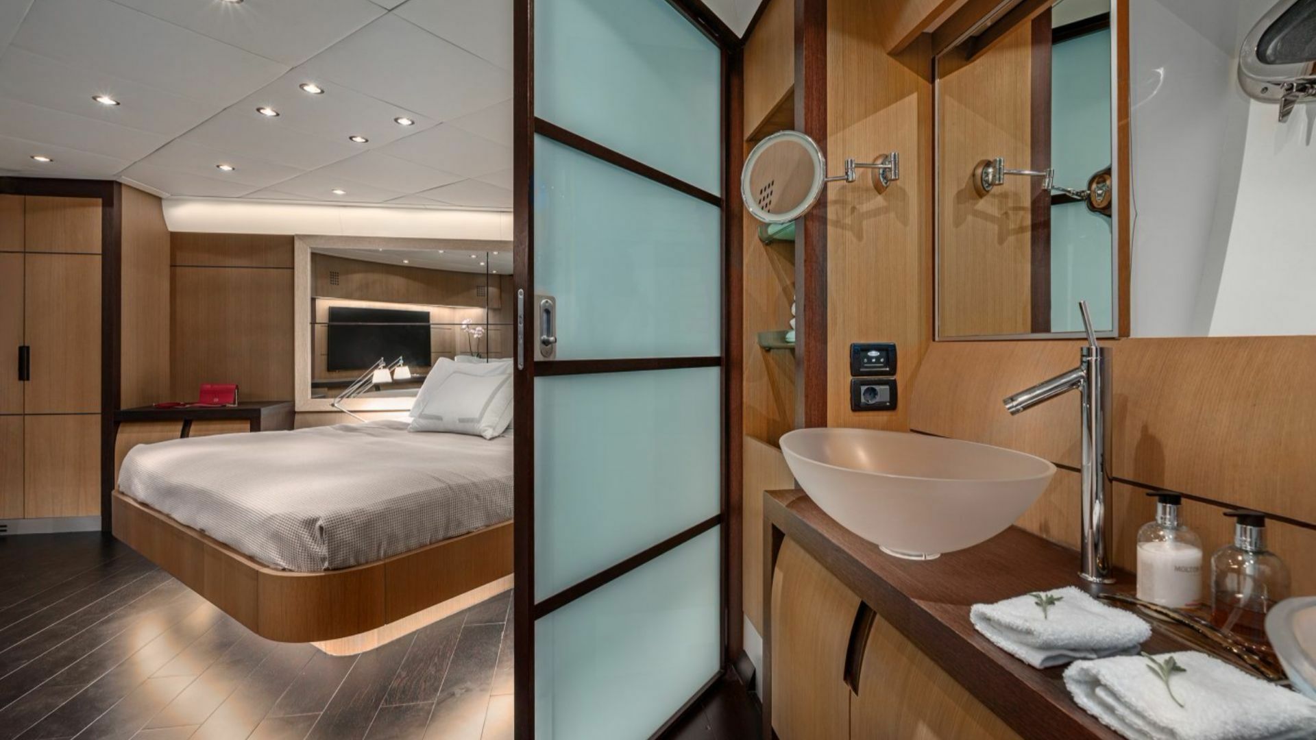 Pershing 90 | One