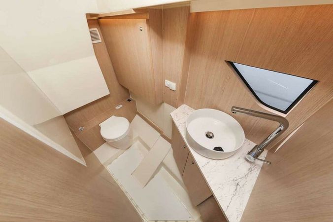 Nuva Yachts M9 Cabin | Steak Tartar