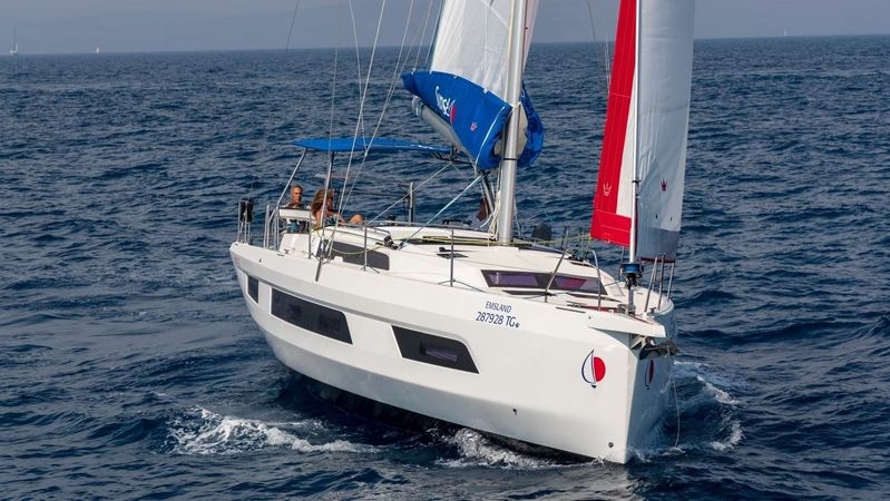 Dufour 44 | Moorings 25