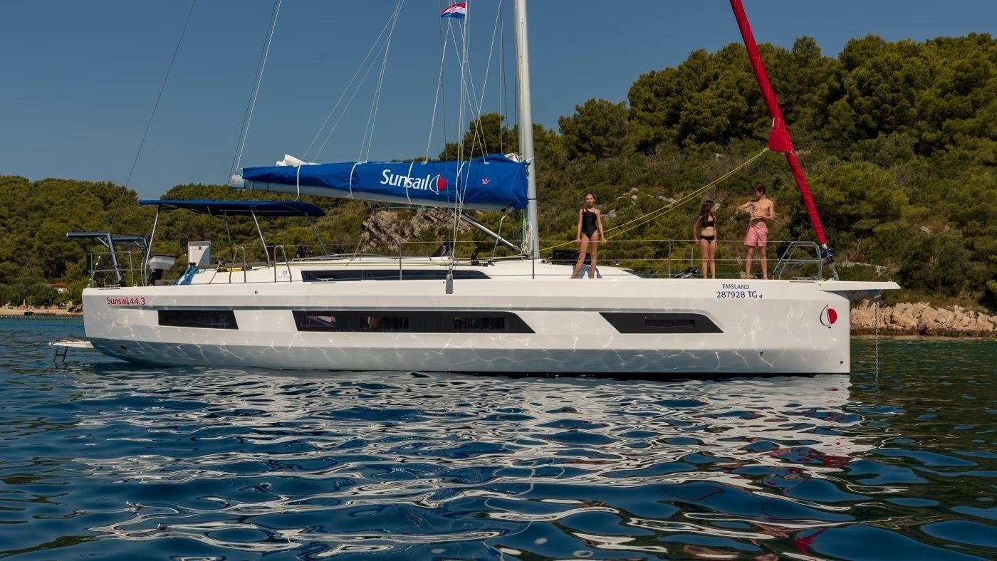 Dufour 44 | Moorings 25