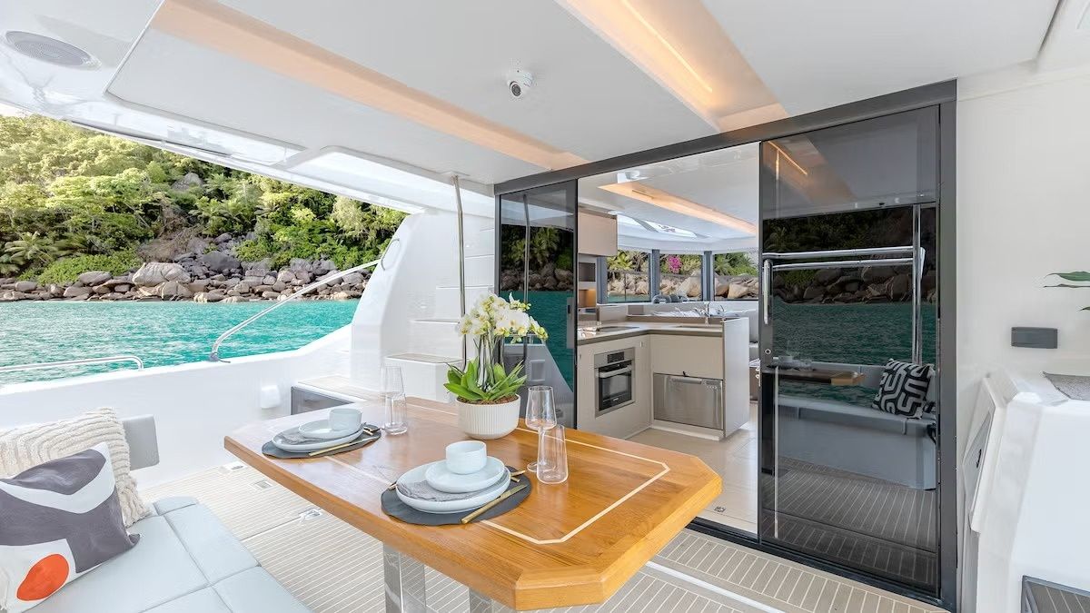 Leopard 40 | Moorings 23