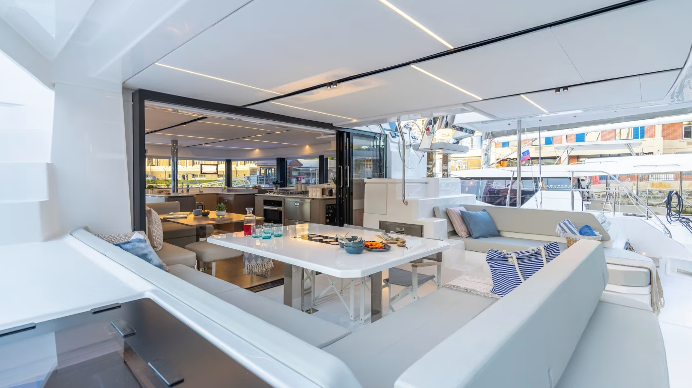 Leopard 52 | Moorings 25