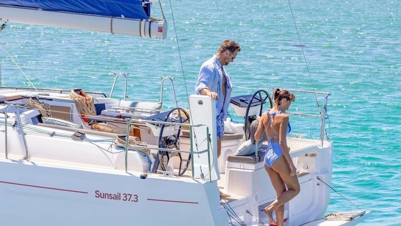 Dufour 37 | Sunsail 26