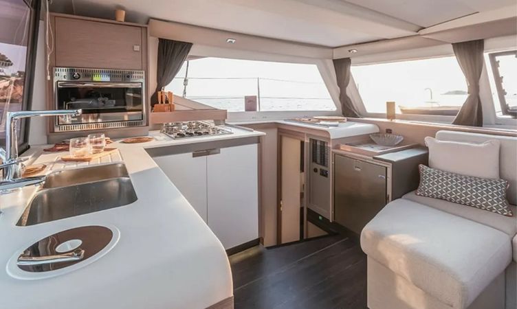 Fountaine Pajot Isla 40 | Mmiria