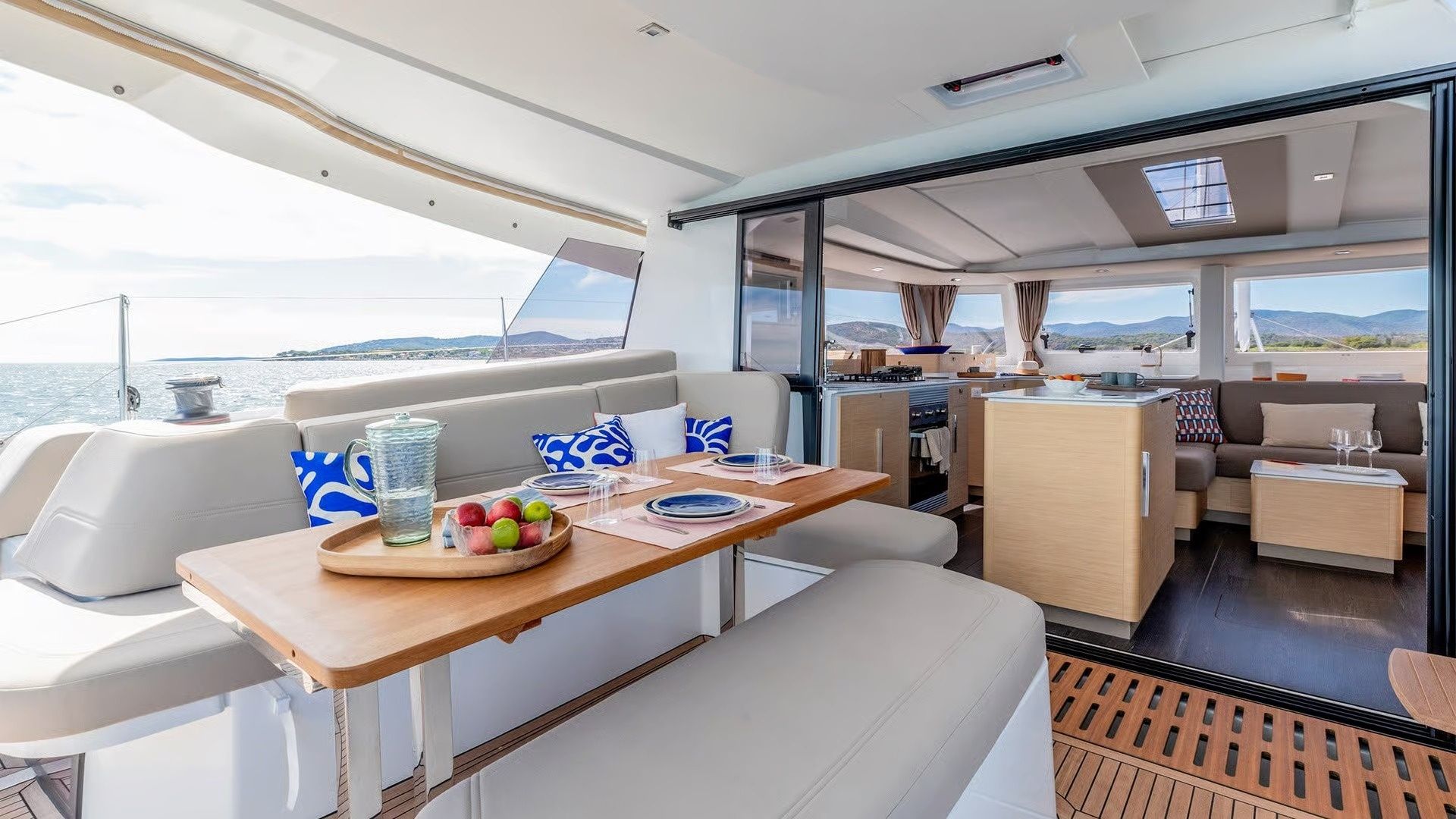 Fountaine Pajot FP44 | Magic Hour