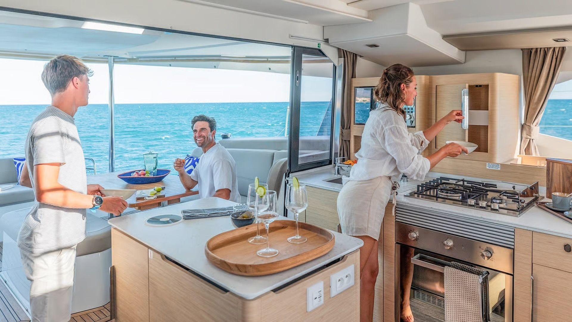 Fountaine Pajot FP44 | Magic Hour