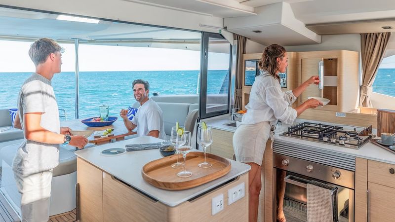 Fountaine Pajot FP44 | Magic Hour