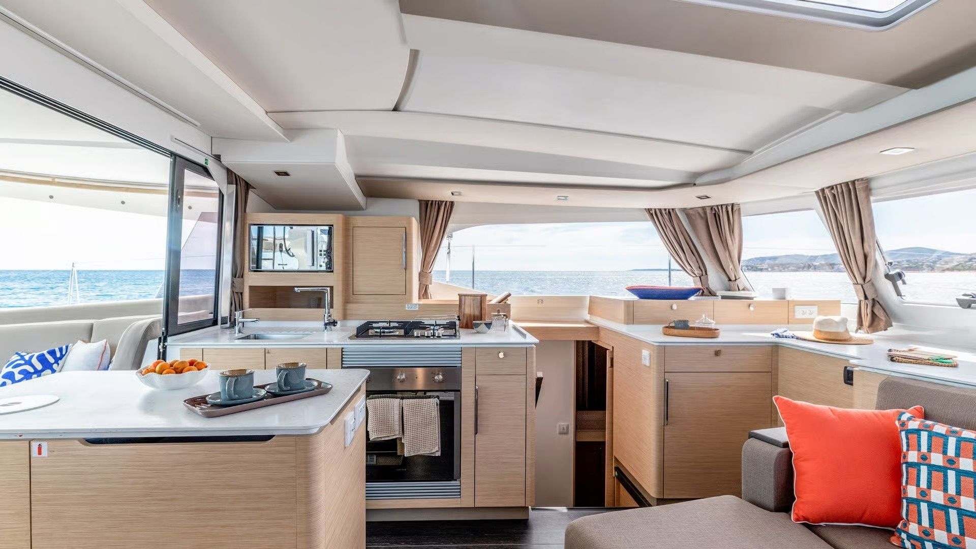 Fountaine Pajot FP44 | Magic Hour