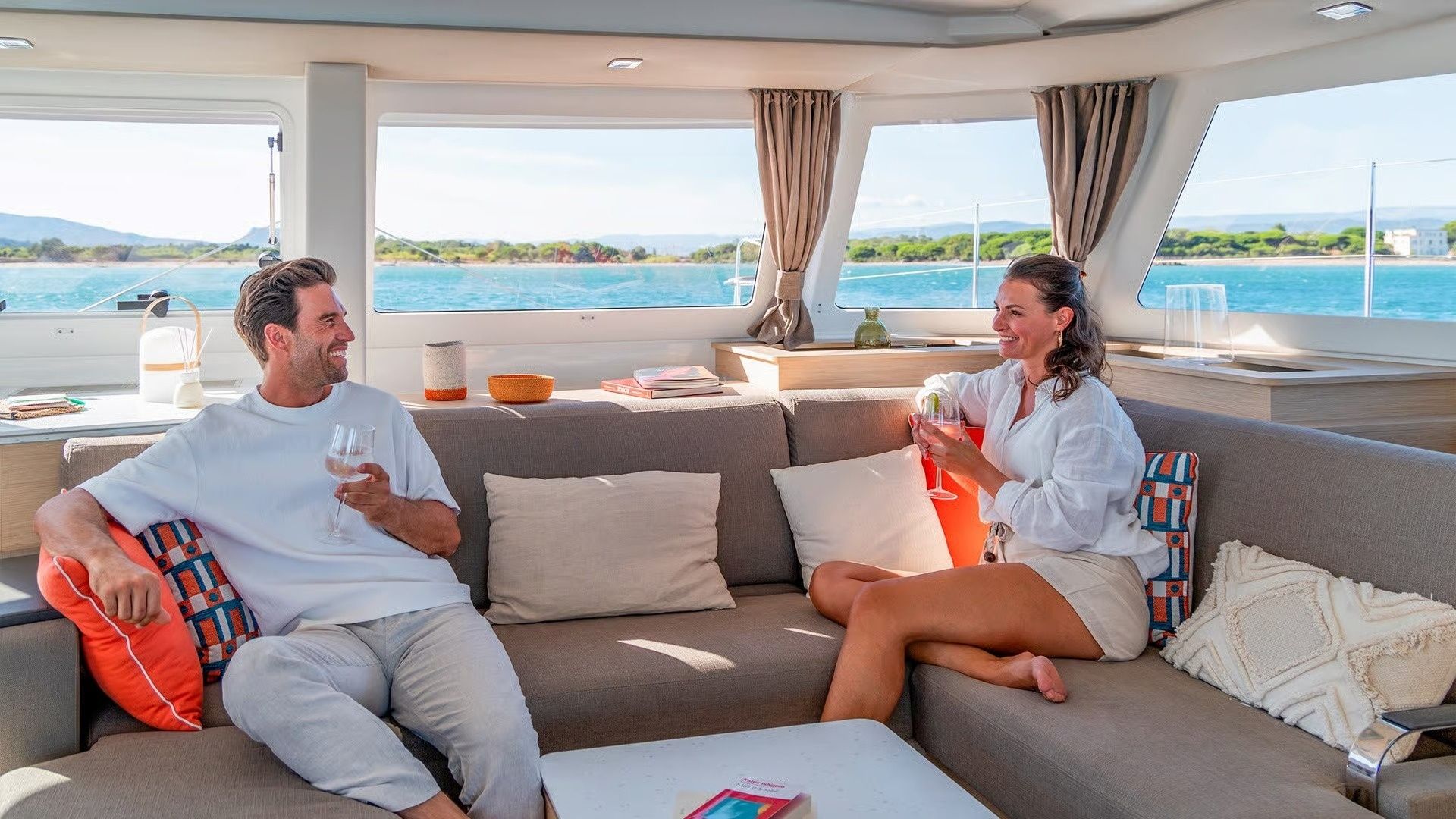 Fountaine Pajot FP44 | Magic Hour