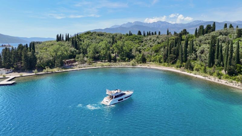 Azimut 55 | Tena