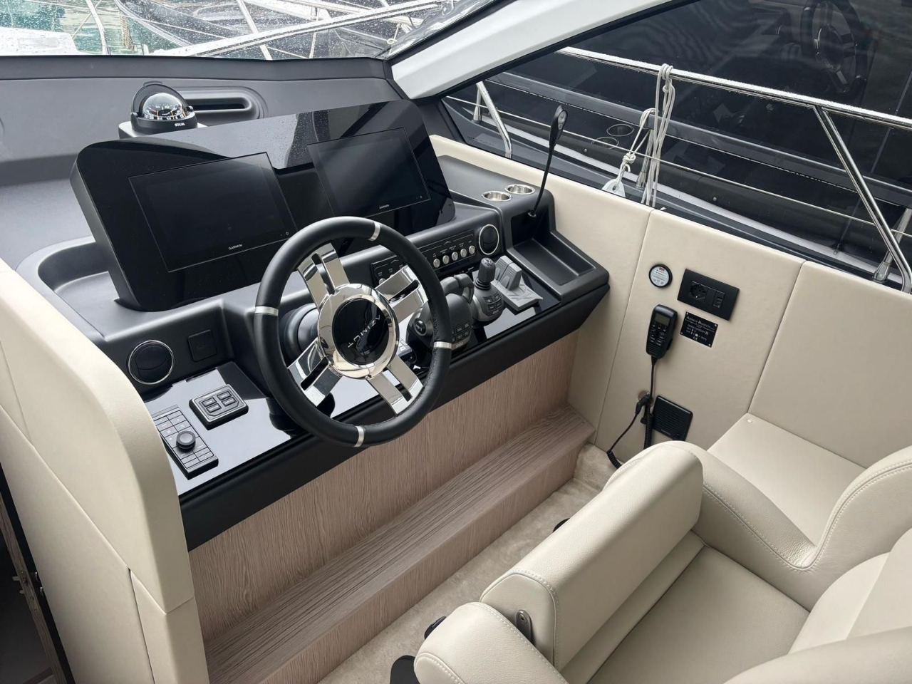 Azimut 55 | Tena