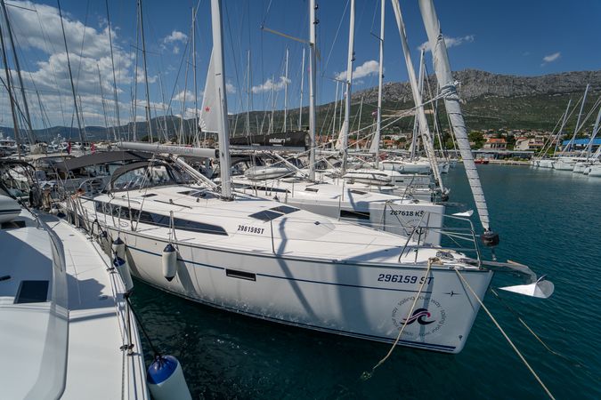 Bavaria Cruiser 46 | Nauti Girl