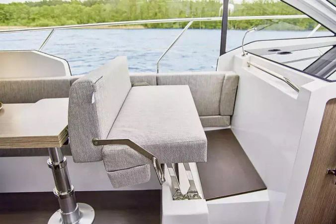 Sealine C335 | Min Maity