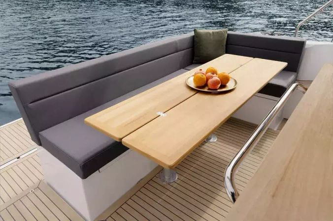 Sealine C335 | Min Maity