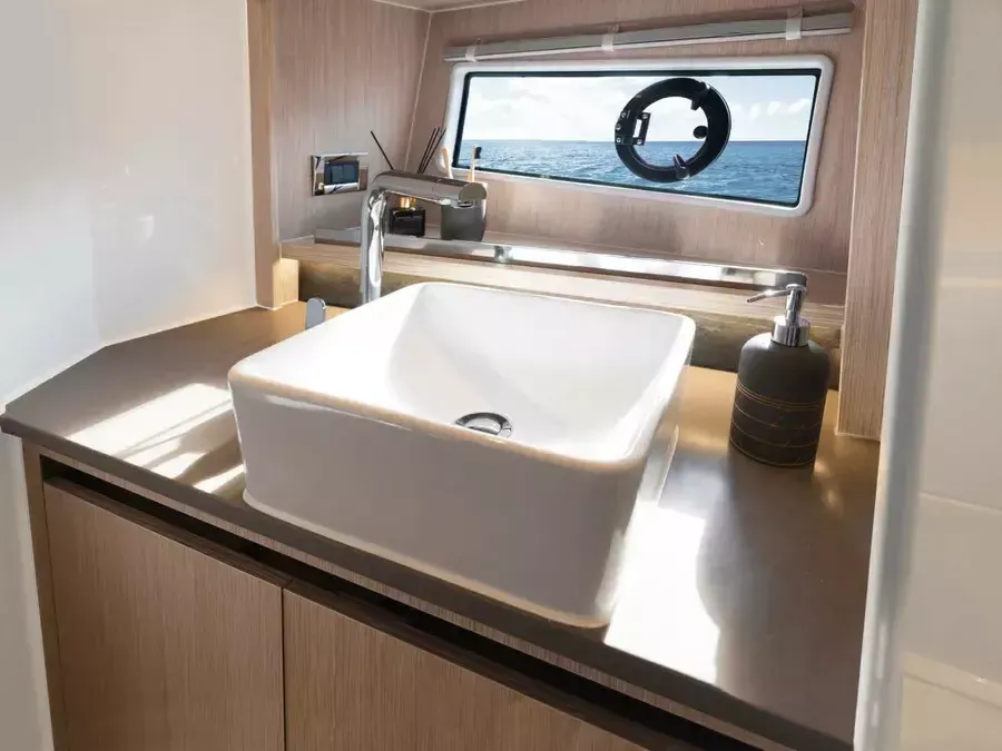 Sealine C335 | Min Maity