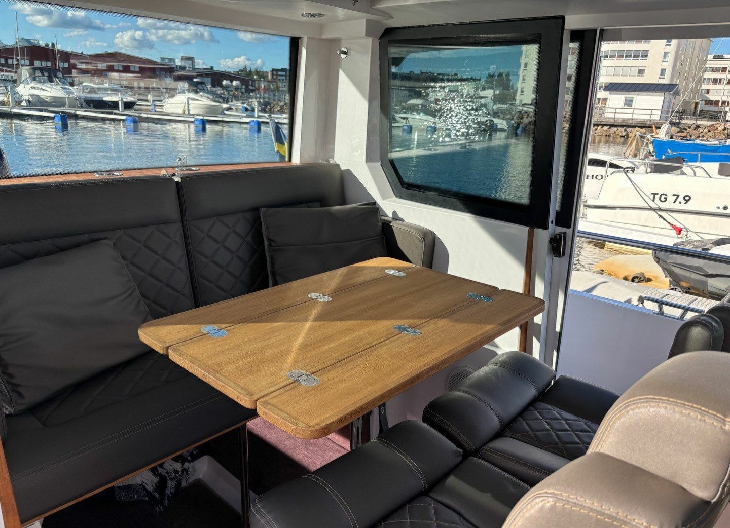 Axopar 28 Cabin | Pura Vida