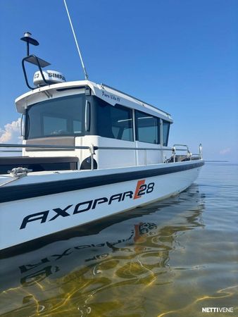 Axopar 28 Cabin | Pura Vida
