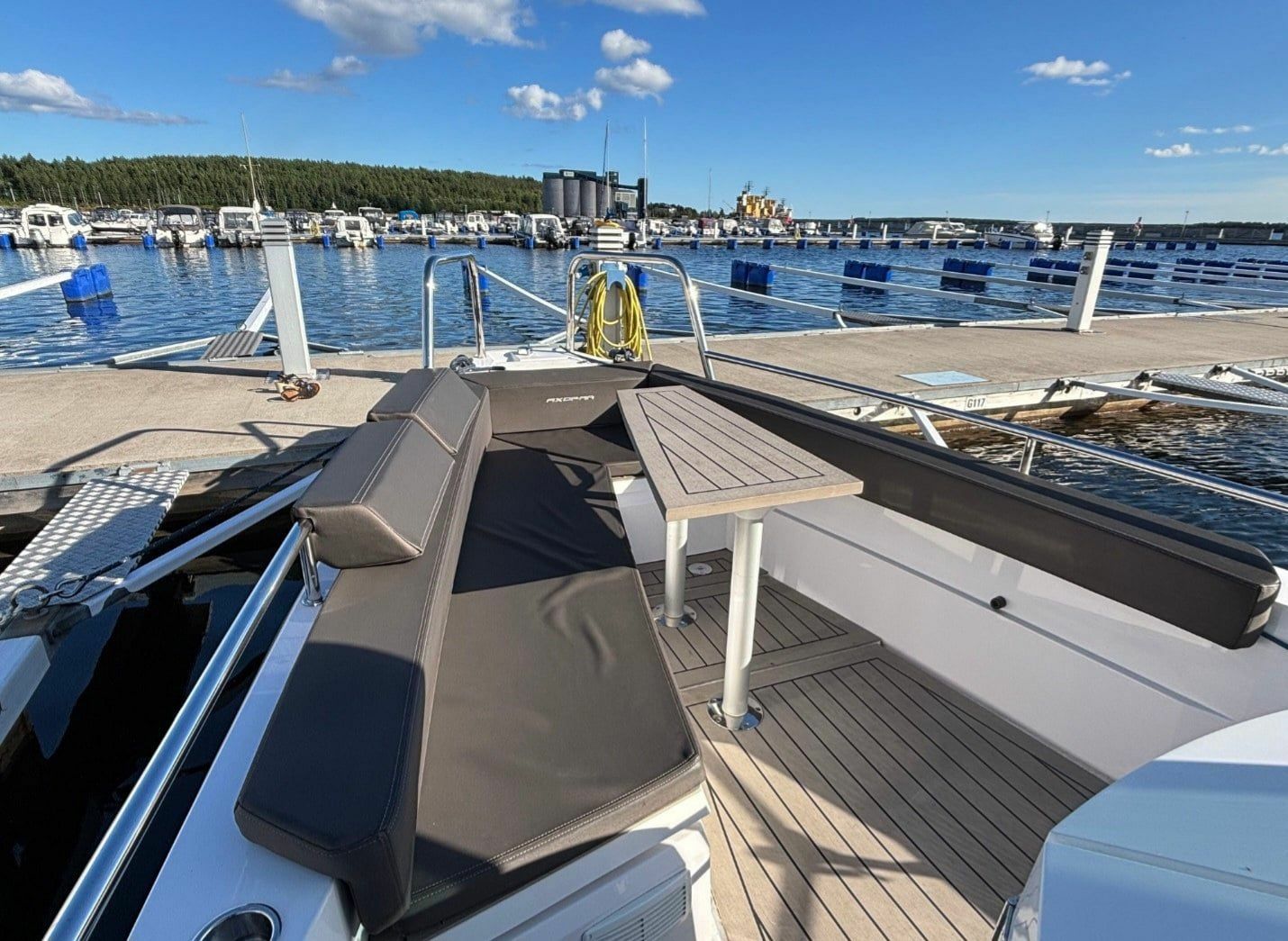 Axopar 28 Cabin | Pura Vida