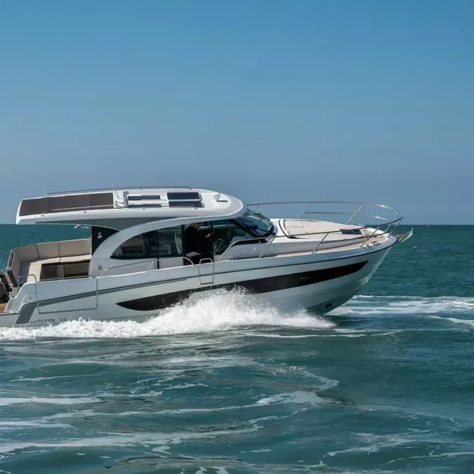 Beneteau Antares 11 | Ela