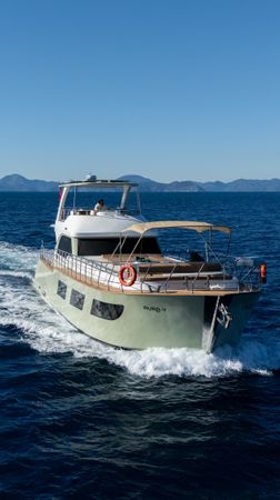 Trawler 65 | Aura-Y