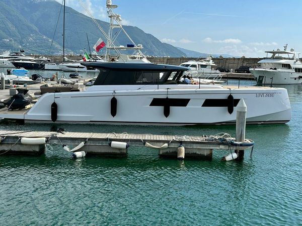 Pardo 52 | Love