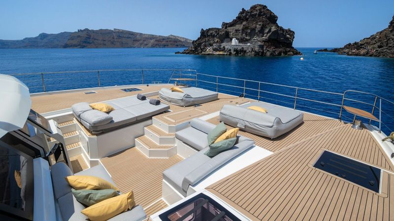 Fountaine Pajot Power 67 | Alena
