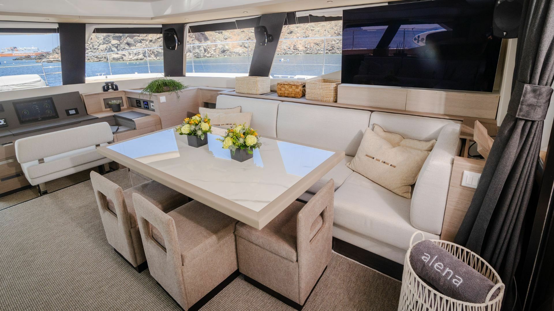 Fountaine Pajot Power 67 | Alena