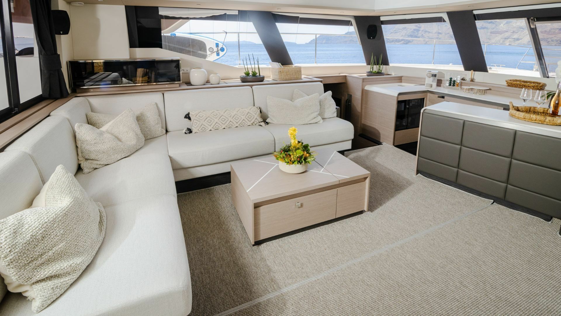 Fountaine Pajot Power 67 | Alena