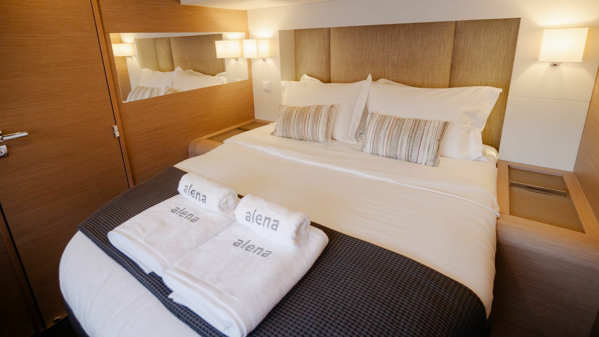 Fountaine Pajot Power 67 | Alena