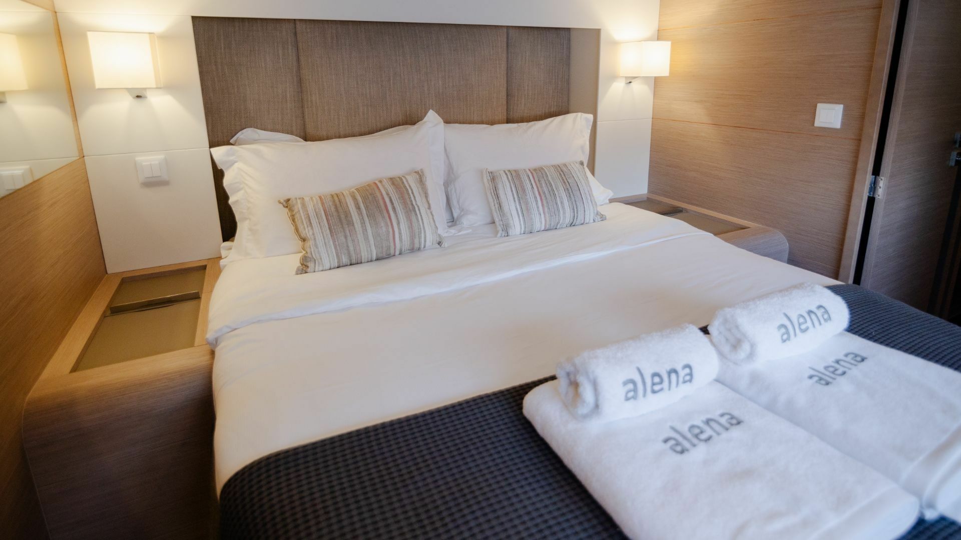 Fountaine Pajot Power 67 | Alena