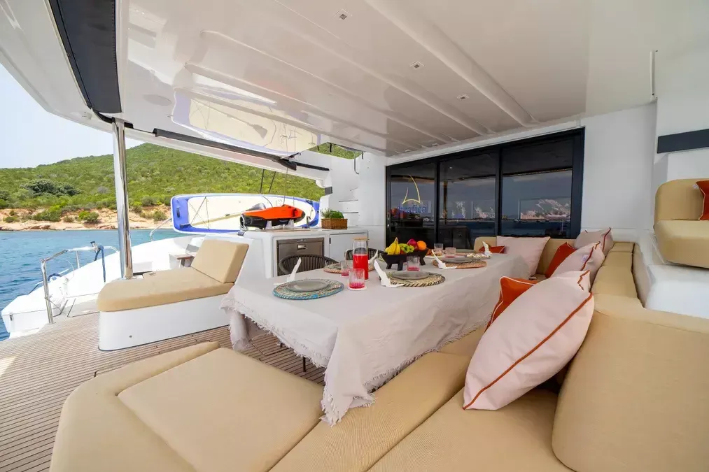 Lagoon 55 | Strafico