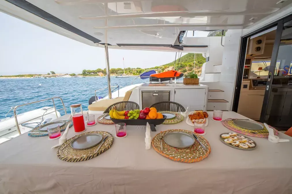 Lagoon 55 | Strafico