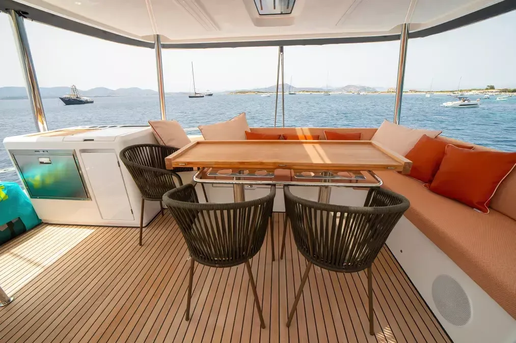 Lagoon 55 | Strafico