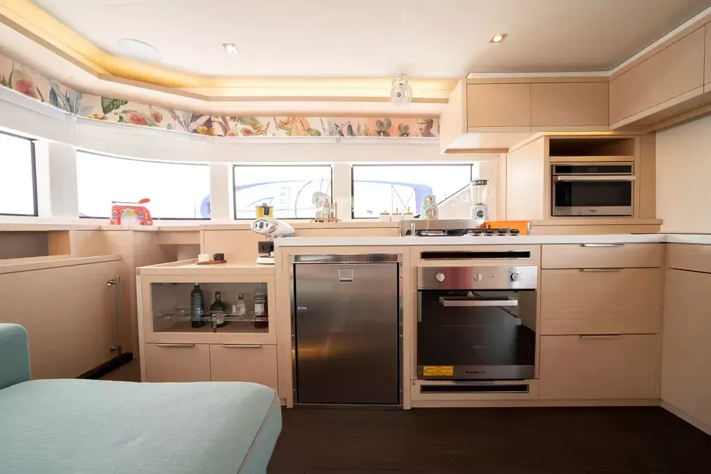 Lagoon 55 | Strafico