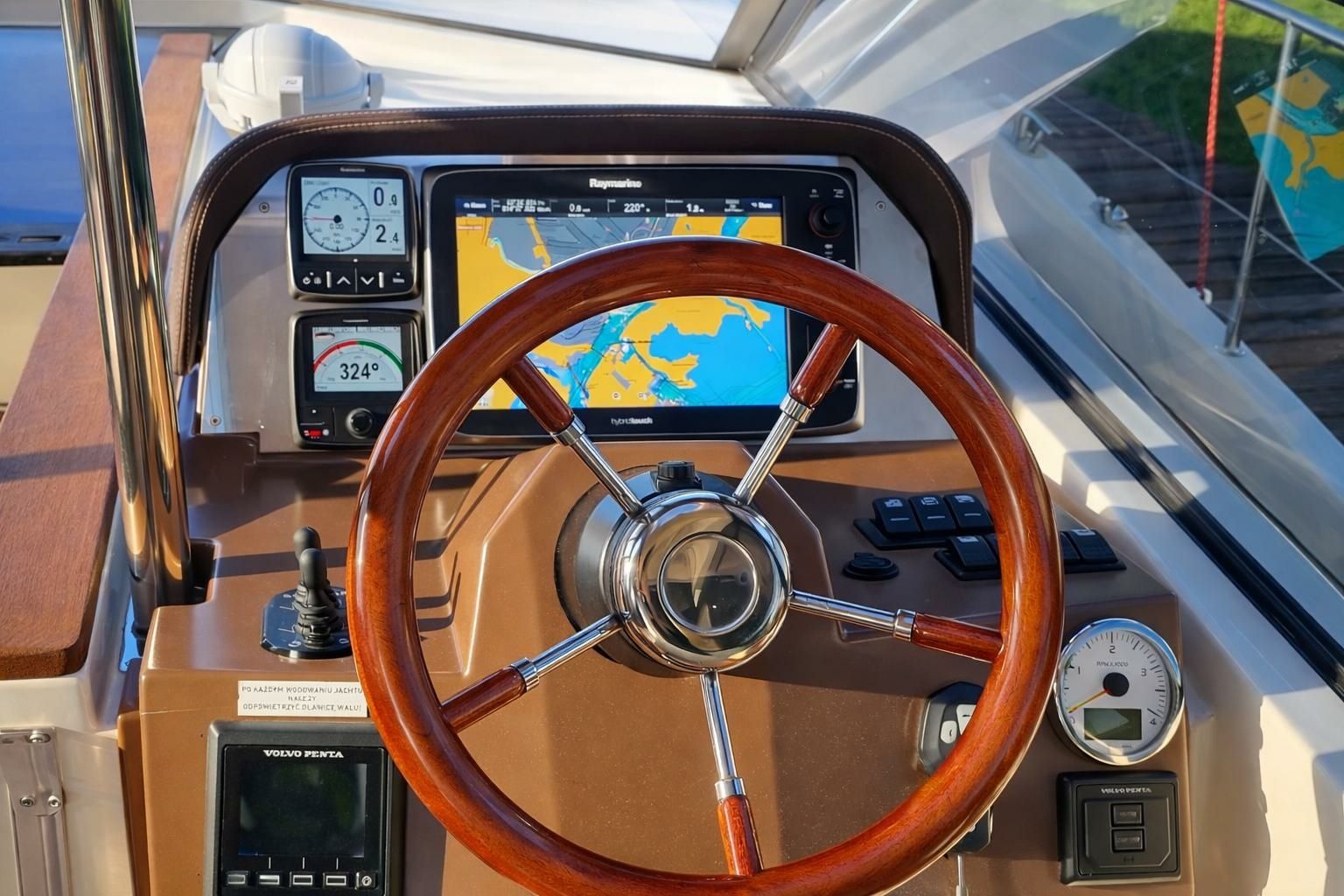 Delphia Nautika 1300 | Surazo