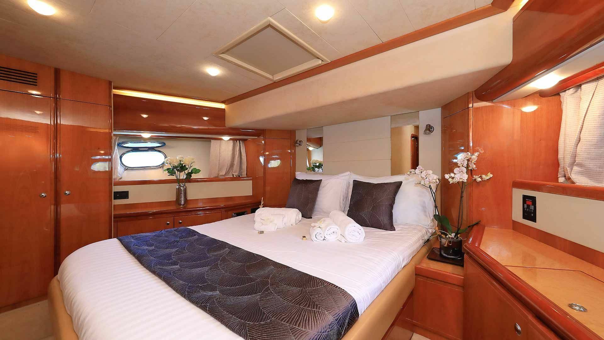 Ferretti 760 | Quo Vadis 1