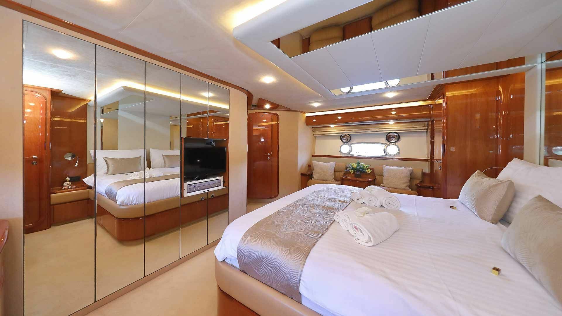 Ferretti 760 | Quo Vadis 1