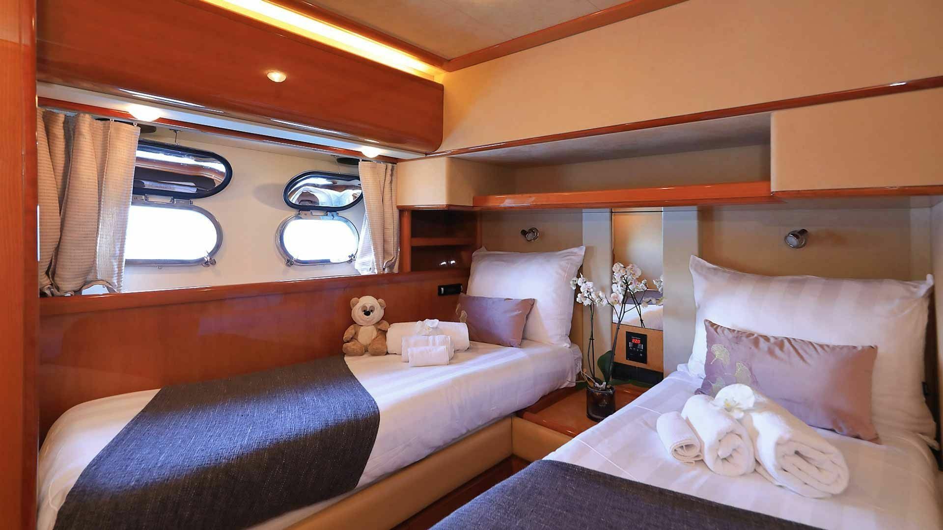 Ferretti 760 | Quo Vadis 1