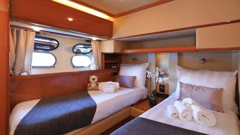 Ferretti 760 | Quo Vadis 1