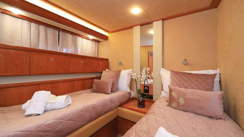 Ferretti 760 | Quo Vadis 1