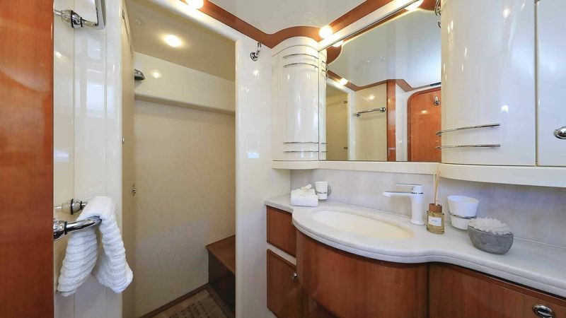 Ferretti 760 | Quo Vadis 1