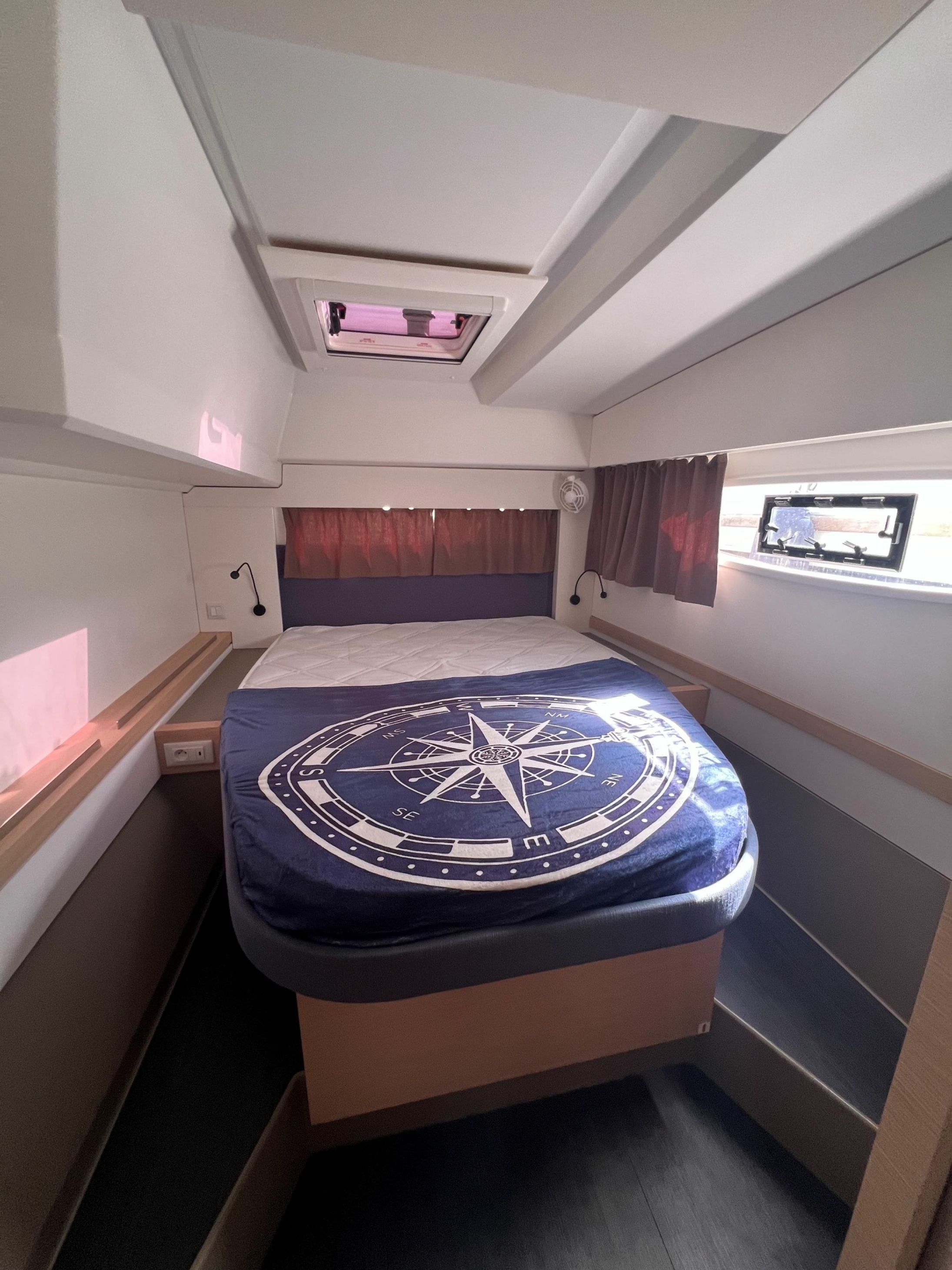 Fountaine Pajot Astrea 42 | Ambolo
