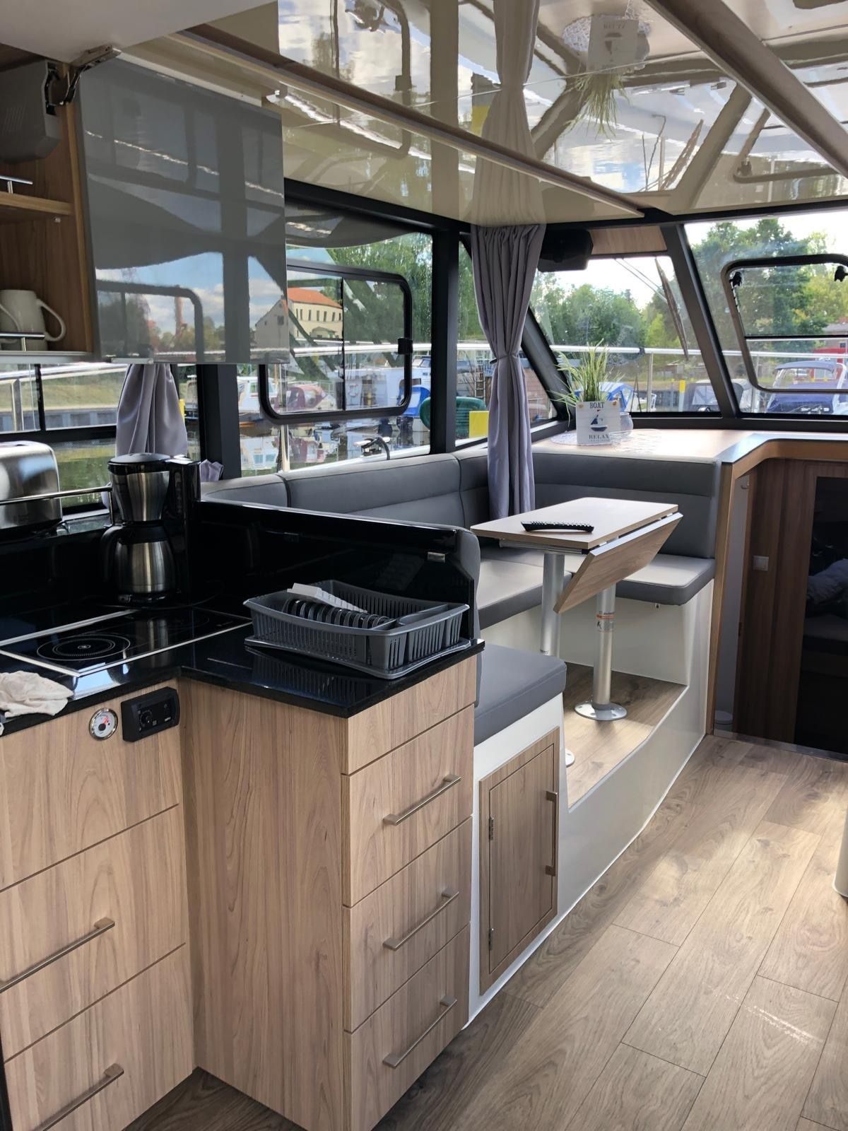 Cobra Yachts Futura 36 | Stella